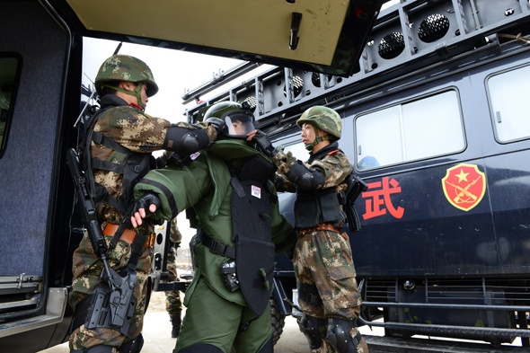 英國進(jìn)口MK5排爆服、SE153搜爆服各到貨20套！歡迎下單！