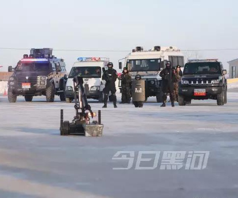 黑河反恐防爆實戰(zhàn)！看凌天排爆機(jī)器人如何在零下25&deg;迅速出擊。