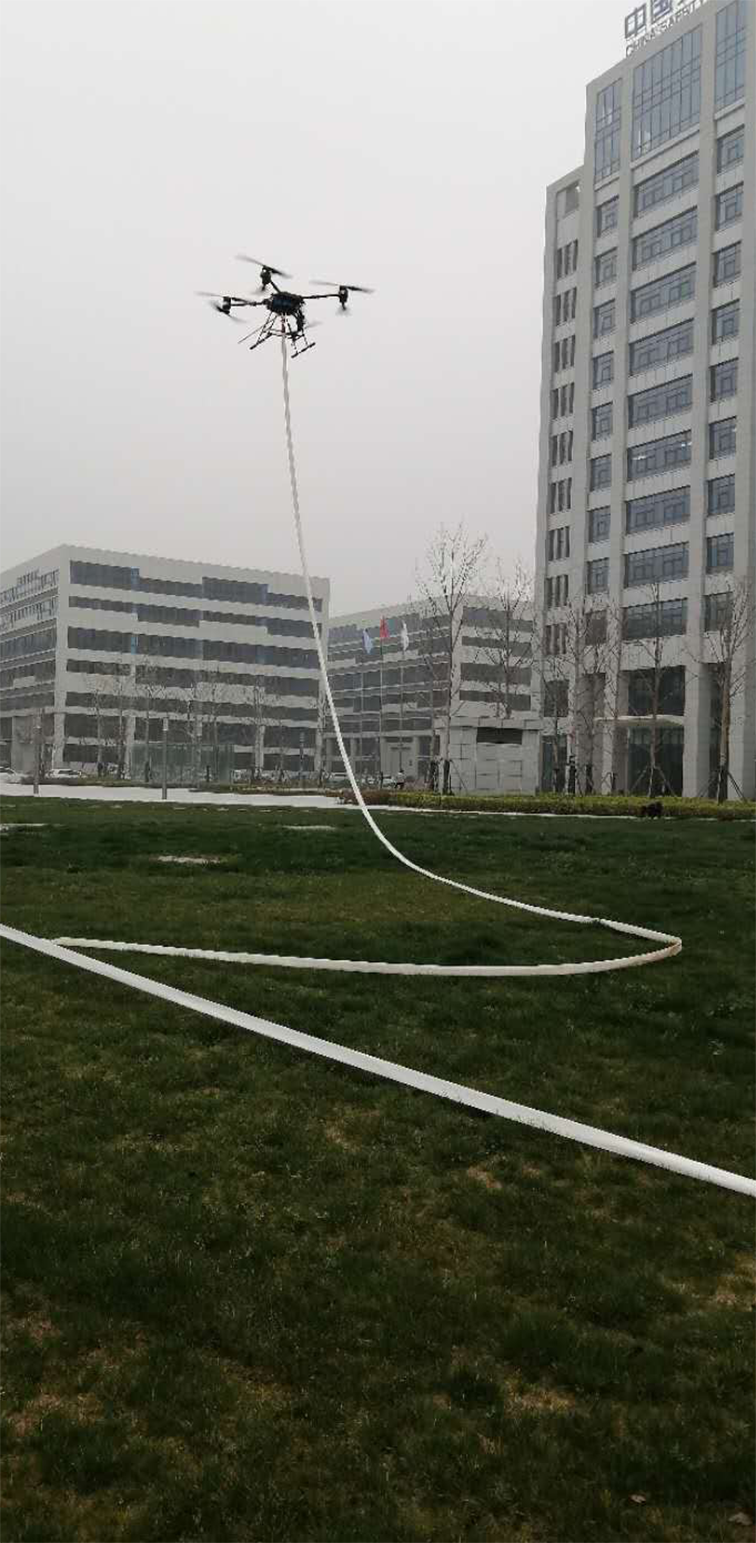 可以空中拖水帶100米的滅火無(wú)人機(jī)，助力高層建筑救援