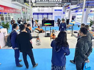 【消防機器狗系列亮相石油展】北京凌天滅火四足機器狗、偵察四足機器狗、運輸四足機器狗、消防系留滅火無人機等重點裝備亮相展會！